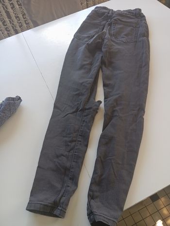 Jean Jennyfer 34 correspond à XS