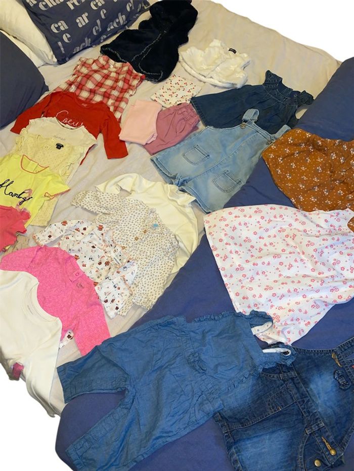 Lot vêtements vingtaine de pièces fille 9 mois - photo numéro 4