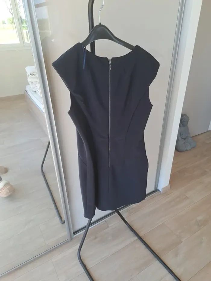 Robe très élégante - photo numéro 3