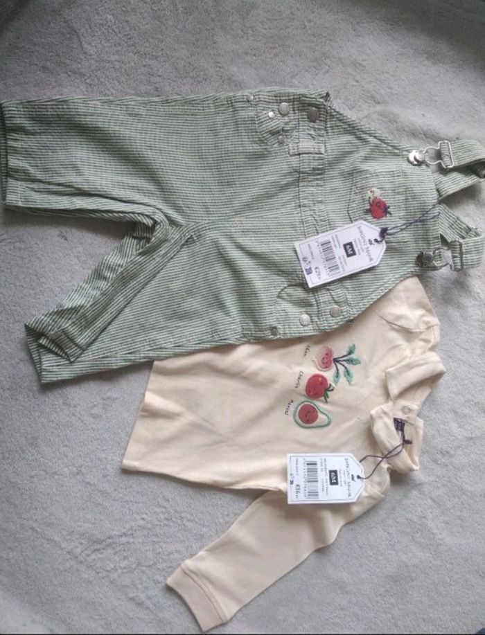 Ensemble salopette et tee-shirt sergent major