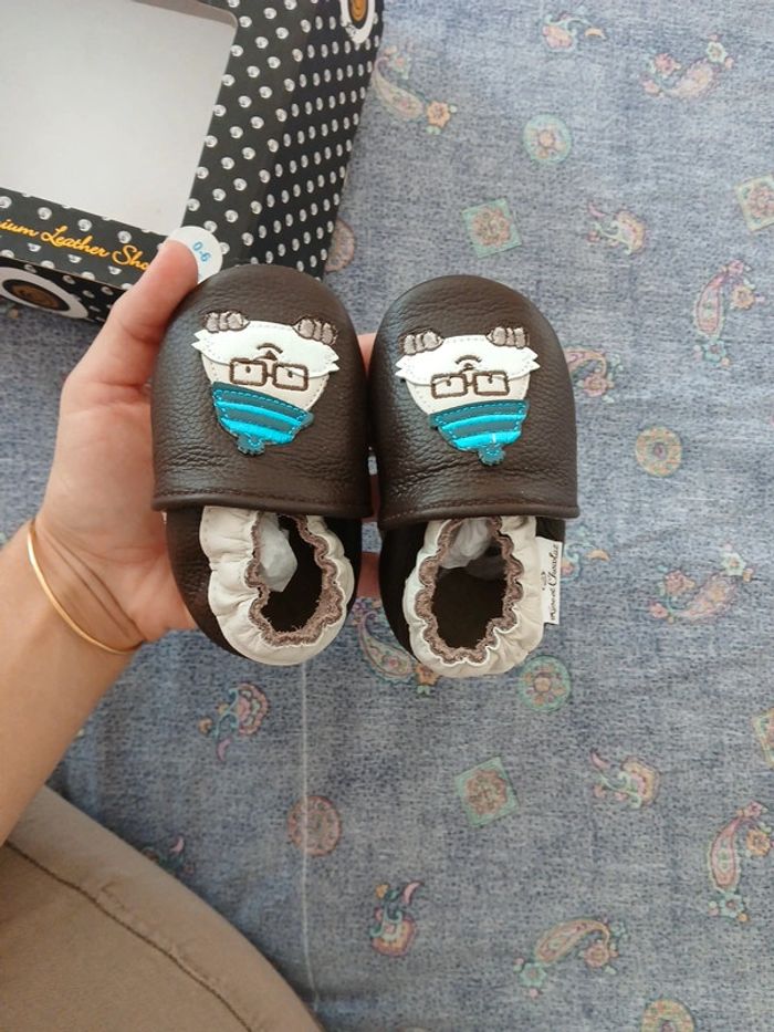 Chaussons en cuir rose et chocolat neufs - photo numéro 5