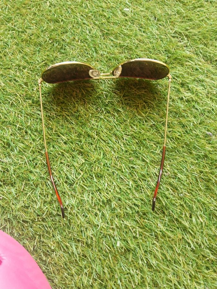 Lunette de soleil - photo numéro 2