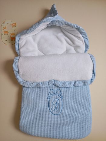 Nid d'ange bébé nid d'abeille et polaire bleu
