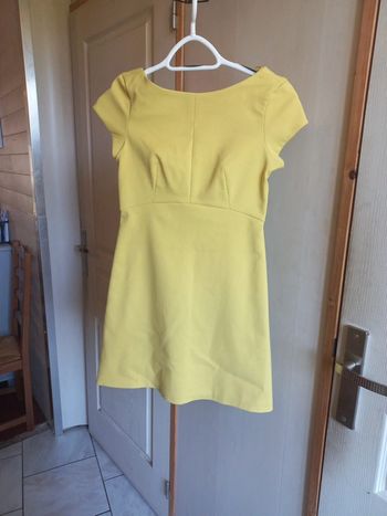 robe jaune
