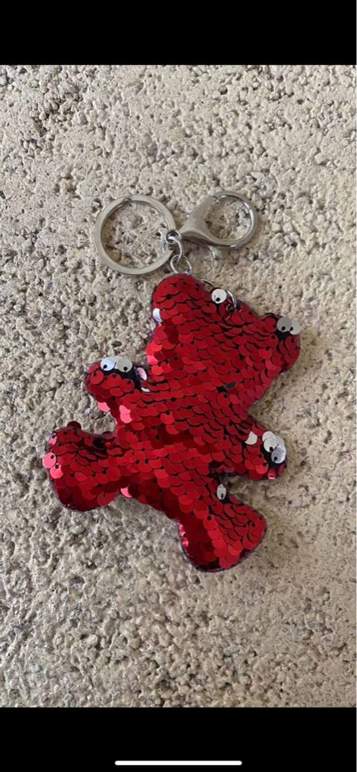 Porte clé accroche sac neuf nounours argent et rouge