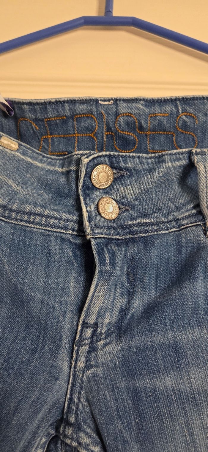 Jean slim Le Temps des Cerises  délavé effet usé – T.26 (équiv. 36/38) – très bon état - photo numéro 3