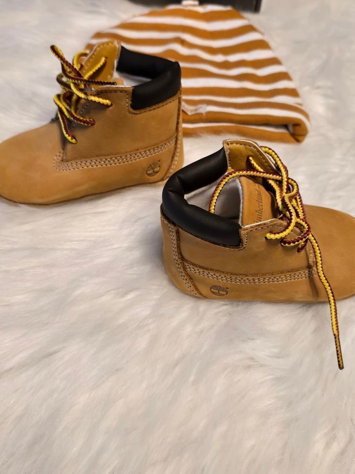 NEUFS! 🏷🤩🥰 SUBLIME ensemble chaussures pointure 17 et bonnet TIMBERLAND unisex !🤎😍🤩⚘️ - photo numéro 5