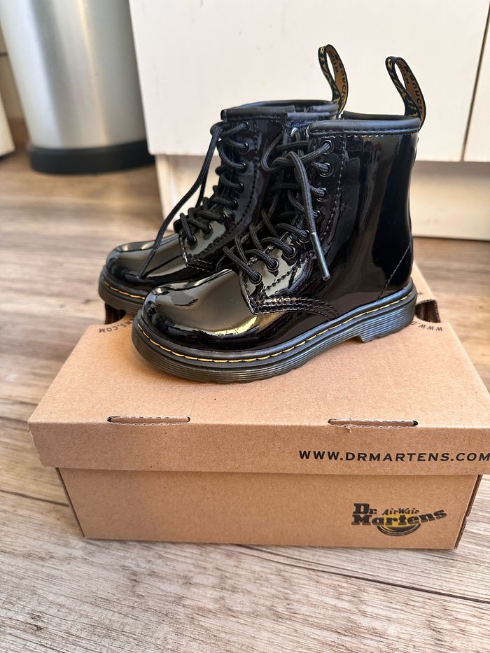Bottines vernies noir dr Martens taille 24