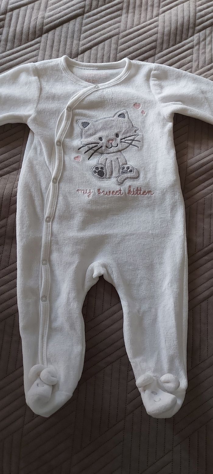 Pyjama en velours 68 cm