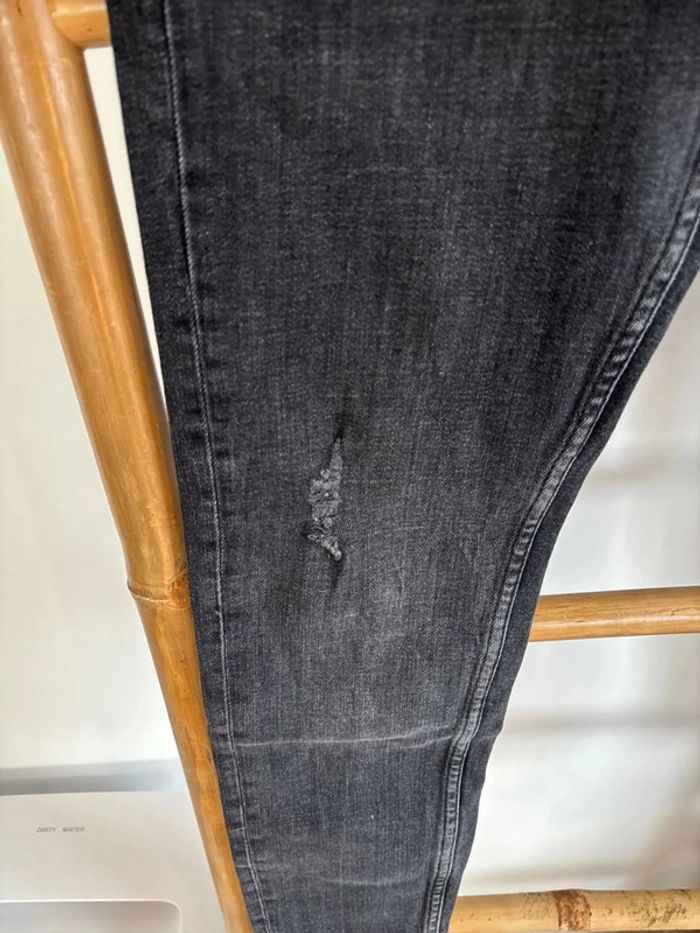 Jean noir à trous Zara taille 38 - photo numéro 7