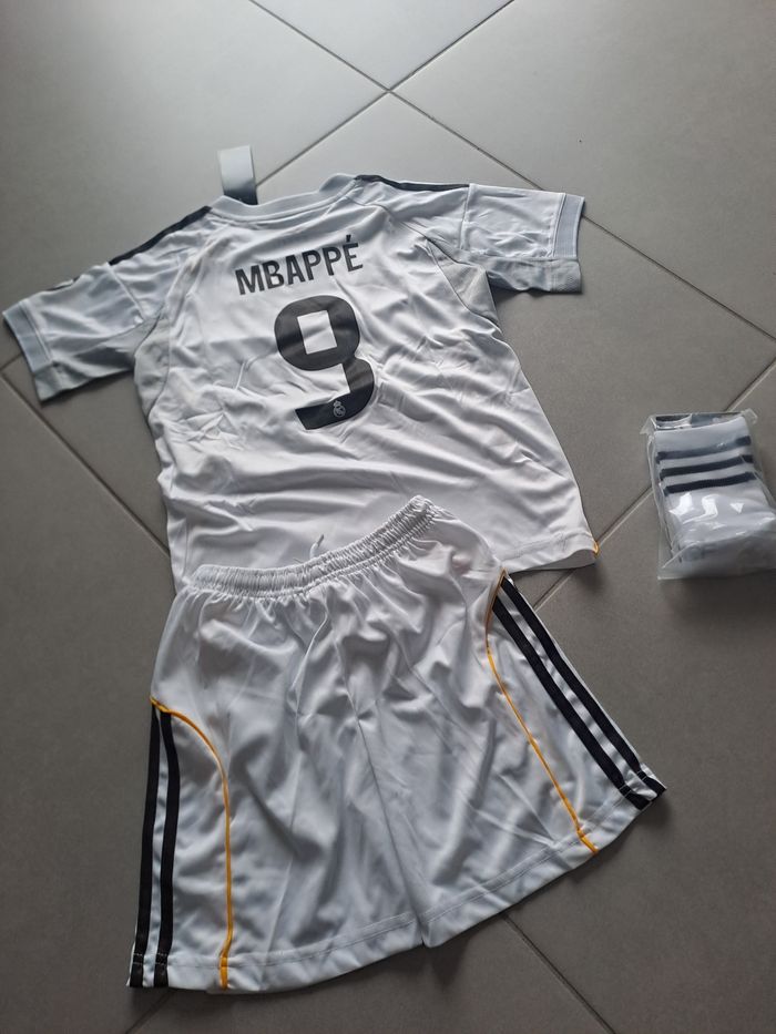 Nouvel ensemble real mbappe 10ans - photo numéro 2