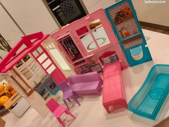 Maison de barbie transportable