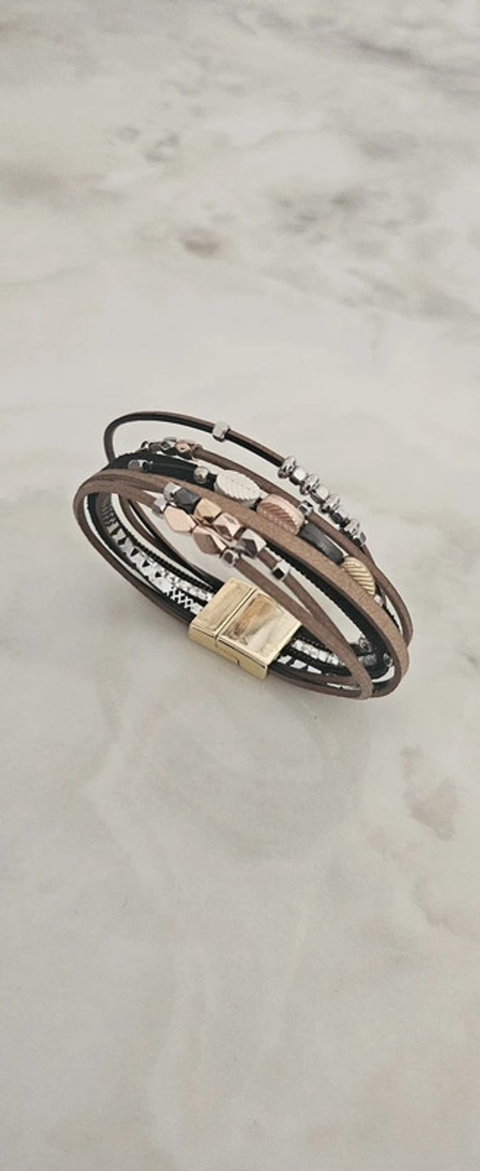 Bracelet en cuir pour femmes - photo numéro 2