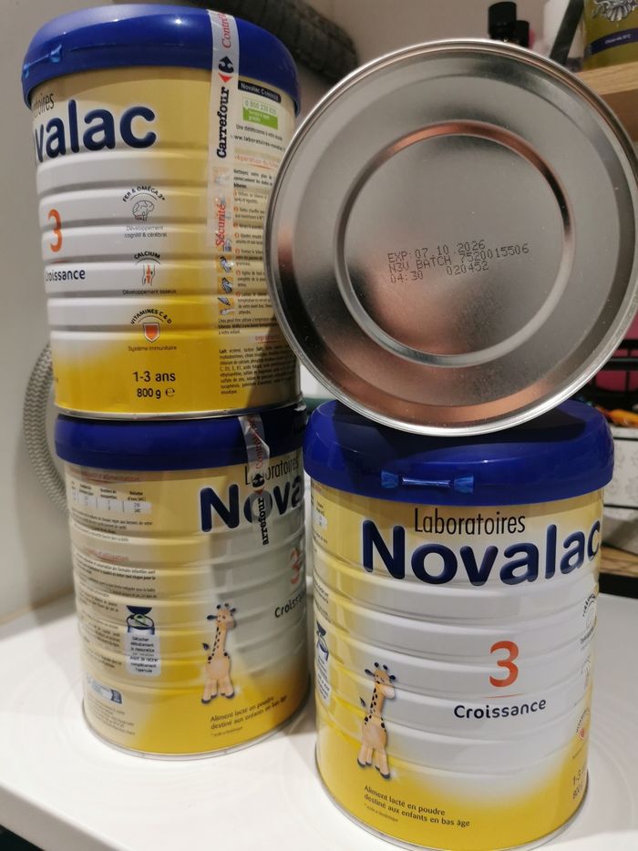 Lot de 4 laits Novalac 3 croissance neuf valable jusqu'àu 07/10/2026
