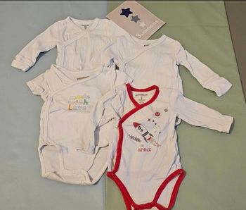 Lot de 4 bodies 