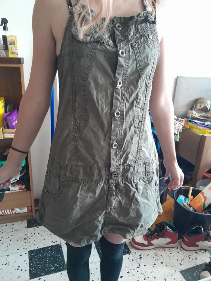 Robe kaki
