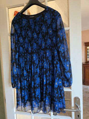 Robe chic  Rue des Abesses