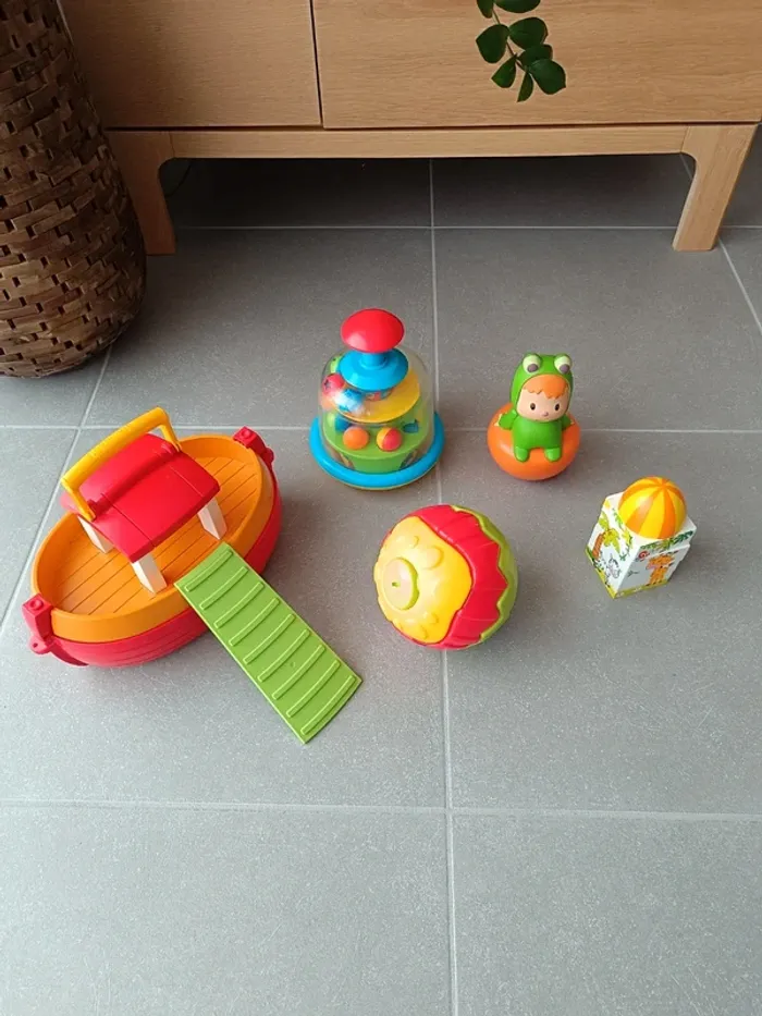 Lot de 5 jouets 1 er âge
