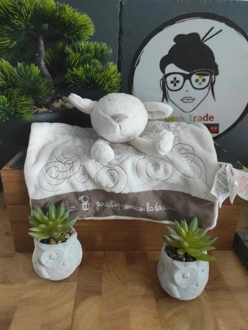 Doudou Mouton Blanc Brodé Obaibi plat mouchoir  #geektradedoudou