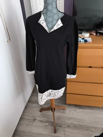 Robe noir  taille 1