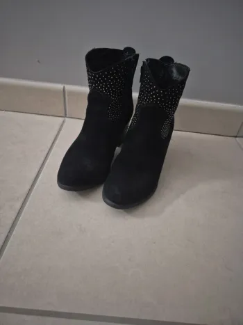 Bottines en daim texto