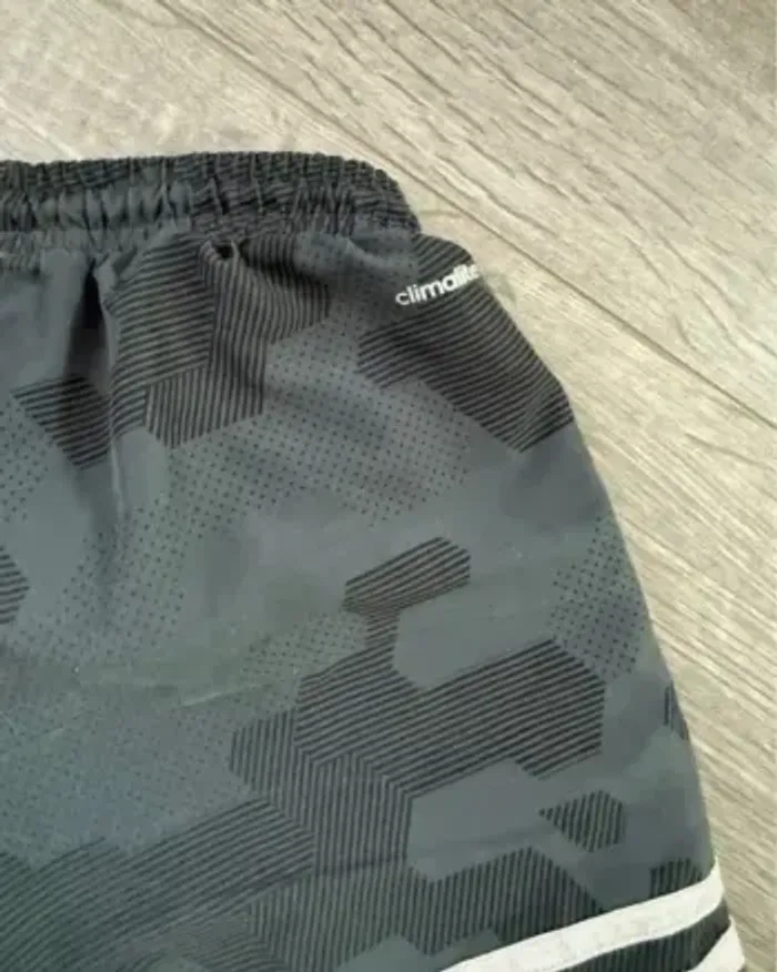 Short sport camouflage Adidas garçon 8 ans - photo numéro 7