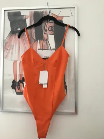 Body côtelé échancré Neuf Bershka M