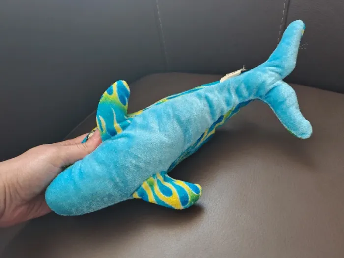 Peluche dauphin multicolore taille moyenne - photo numéro 3