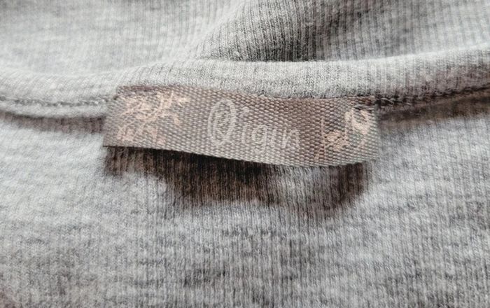 Tee shirt manches longues dentelle grise étoiles - photo numéro 3