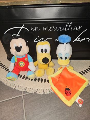 Lot peluches disney