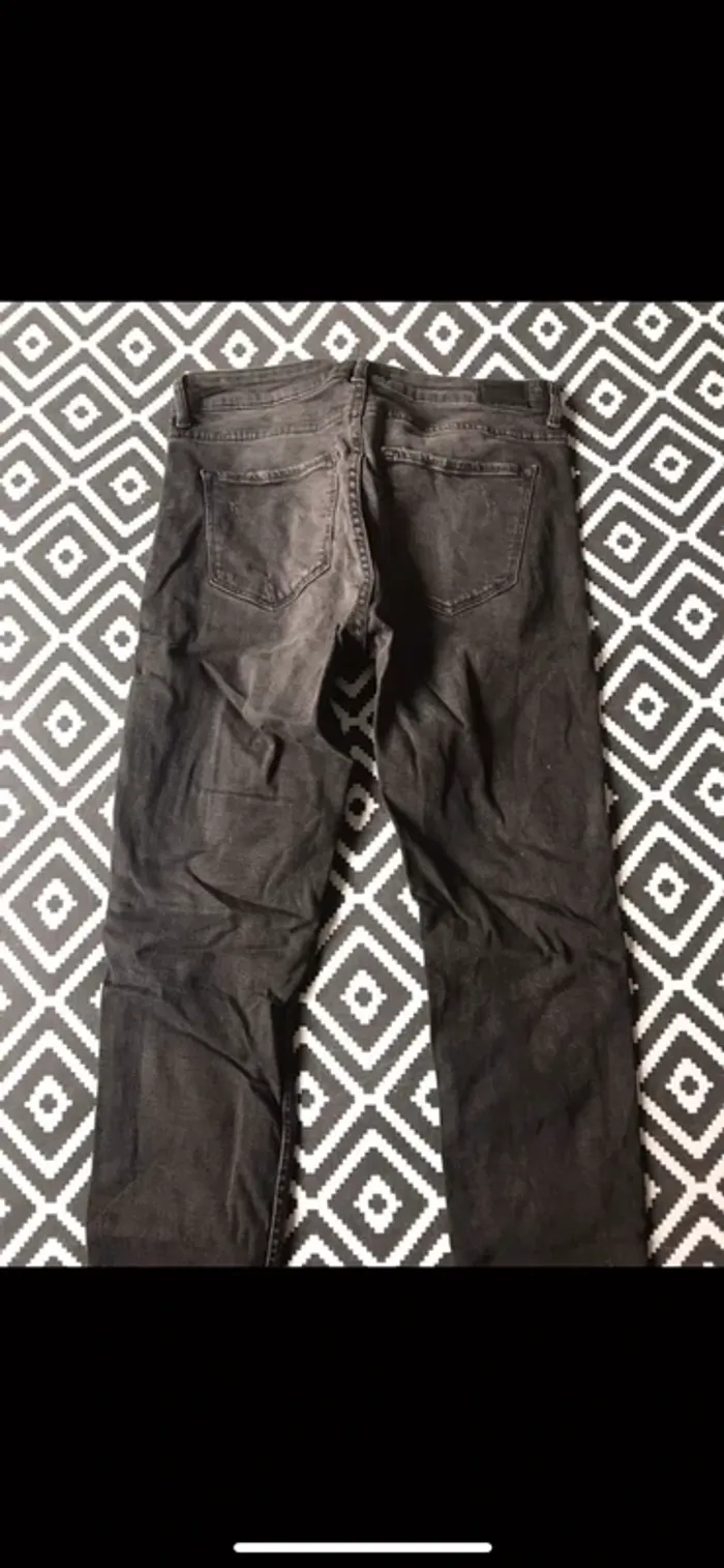 Jean bershka taille 38 - photo numéro 4