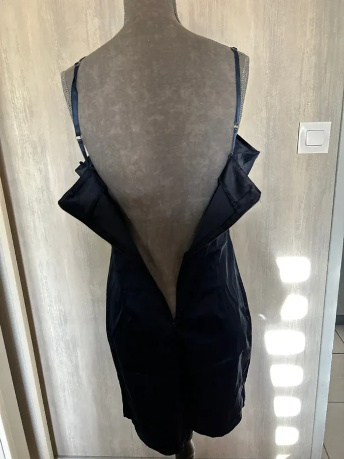 Robe satinée bleu - photo numéro 6