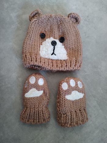 Bonnet et gants  3 mois