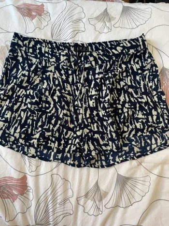 Short neuf