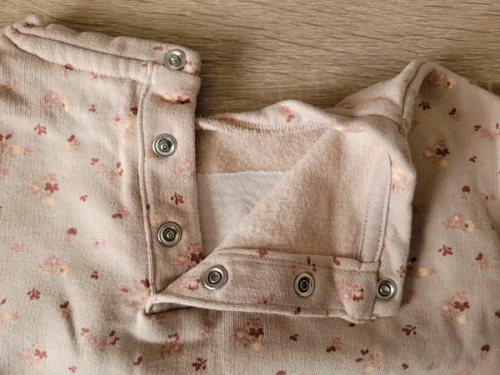 Lot sous-pulls et pull fille en 9 mois - photo numéro 15