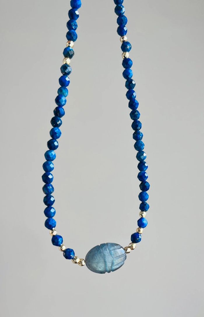 Collier amulette scarabée Labradorite et Lapis-lazuli - photo numéro 3