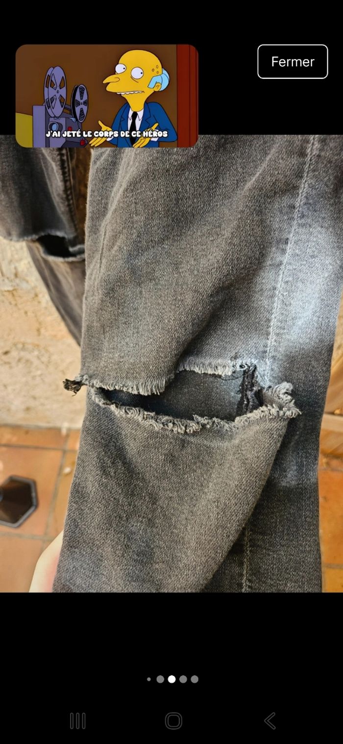 Jean skinny noir troué - photo numéro 4