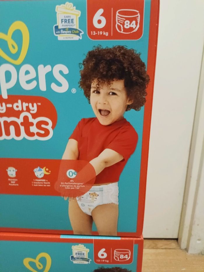 Lot de couches Pampers pants taille 6 - photo numéro 2
