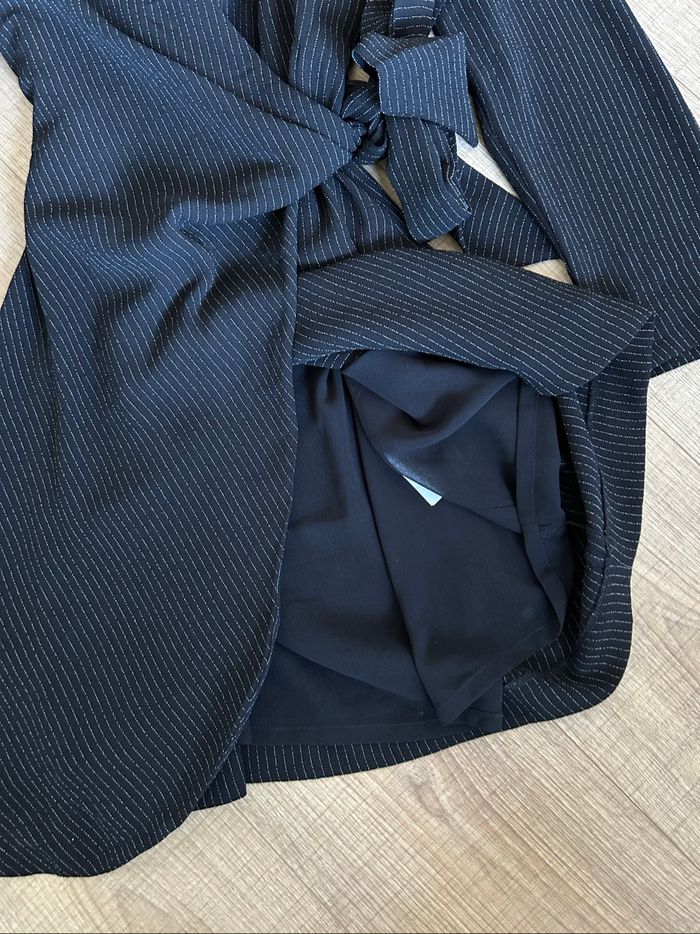 Robe portefeuille noire neuve avec rayures Morgan taille 38 (valeur 75€) - photo numéro 8