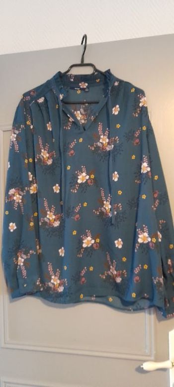 Chemisette tunique manches longuesverte petites fleurs