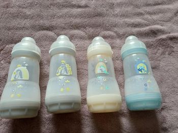 Lot de 4 biberons 260ml