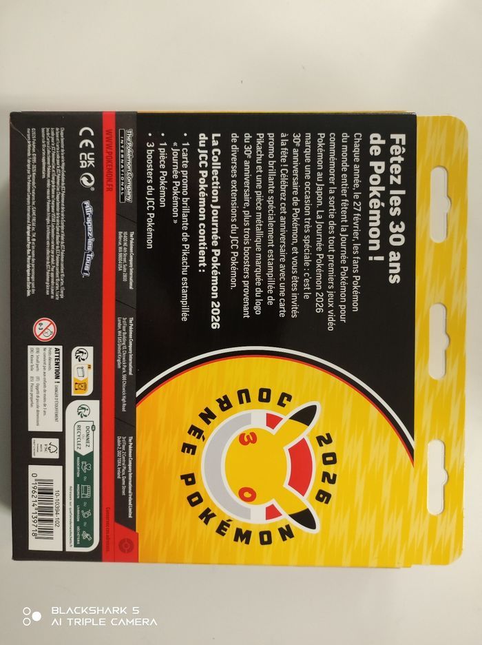 Coffret pokémon 30ans anniversaire - photo numéro 2
