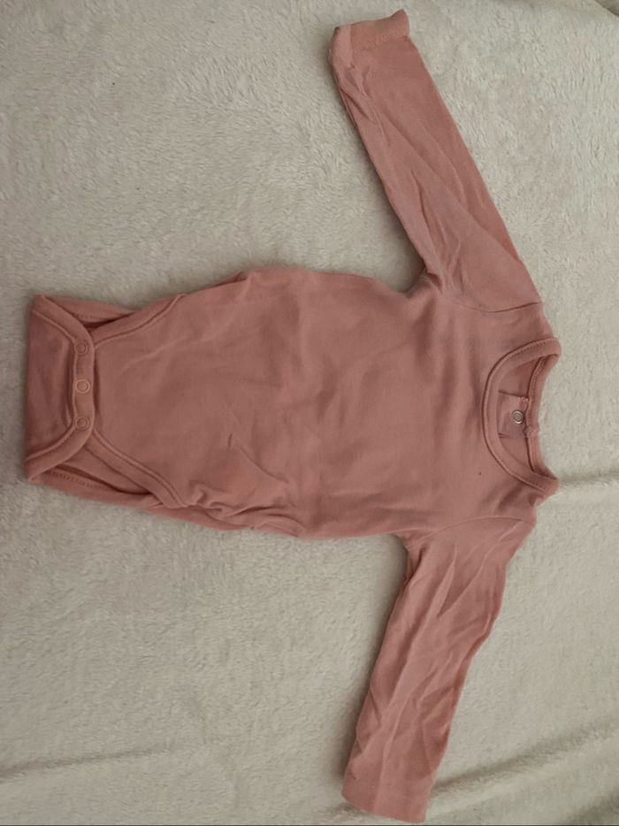 Lot 6 bodies 1 mois - photo numéro 5
