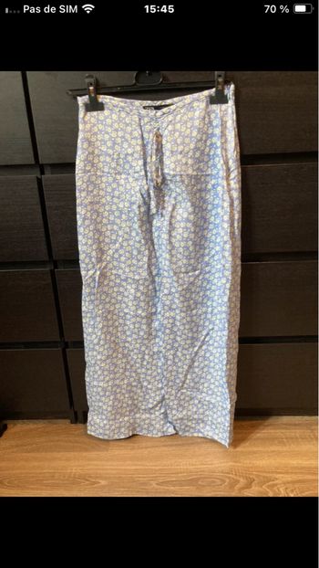 Jupe longue fleurie satinée Zara taille S en très bon état 