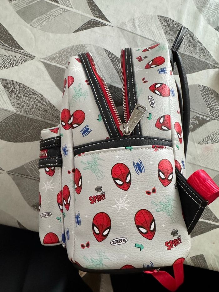 Sac loungefly Spiderman - photo numéro 3
