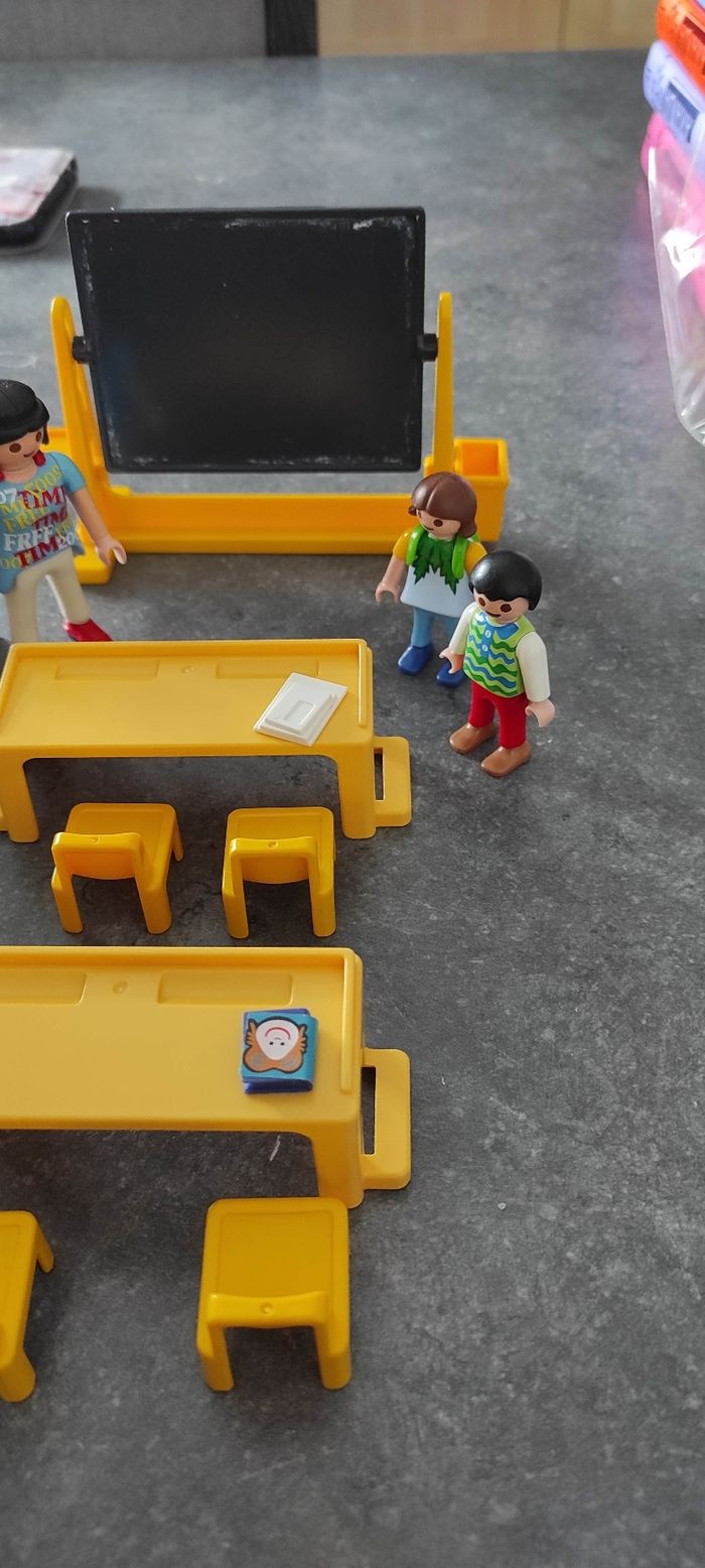 (B23) Playmobil salle de classe jaune - photo numéro 2