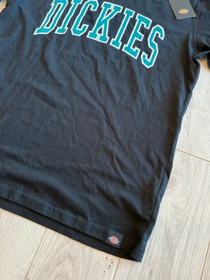 T shirt Dickies Taille M neuf avec étiquette - photo numéro 2