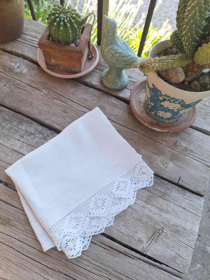 Chemin de table shabby dentelle ancienne - photo numéro 9