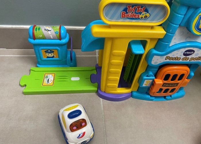 Station poste de police tut tut bolide - photo numéro 5