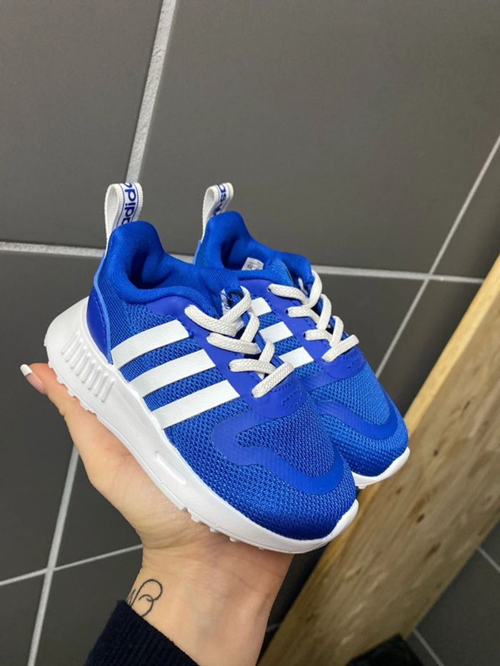 Basket adidas taille 20 neuve